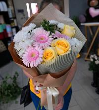 Букет цветов из:  Герберы, Розы и Хризантемы в Радищево