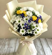 Букет цветов из:  Ирисы, Хризантемы и Розы в Радищево