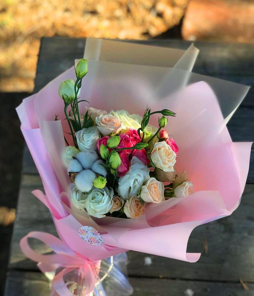 Букет цветов из: Розы и Лизиантусы в Радищево