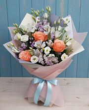 Букет цветов из:  Лизиантусы, Розы, Альстромерии и Гипсофила в Радищево