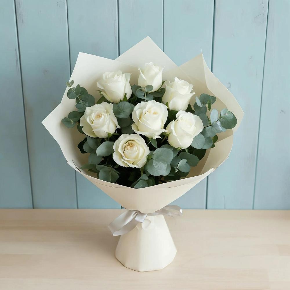 Букет Белые розы в Эвкалипте в Радищево