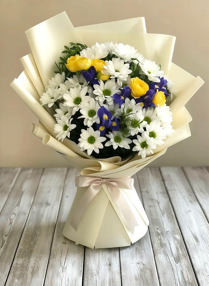 Букет цветов из: Ирисы, Хризантемы и Розы в Радищево