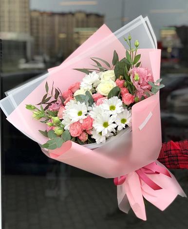 Букет цветов из: Розы, Лизиантусы и Хризантемы в Радищево