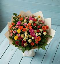 Букет Микс из разноцветных кустовых роз в Радищево